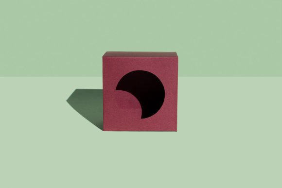 3D SVG Shapes: Square Box with Circle Window
