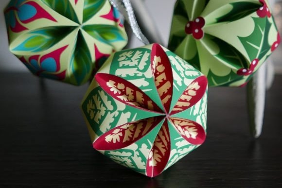 Reviewing Leaf Christmas Ornaments 3D SVG